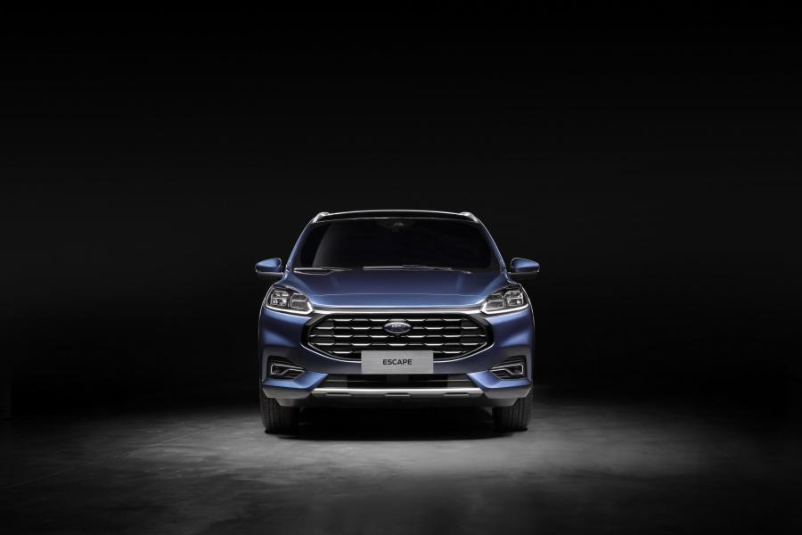  Ford Escape Titanium 2019 года  (CN) (фото 2 из 28)